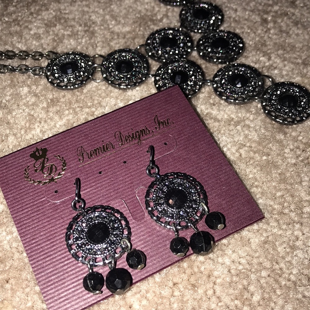NWT Black Statement Pieces - Necklace & Earrings - Unique!!!